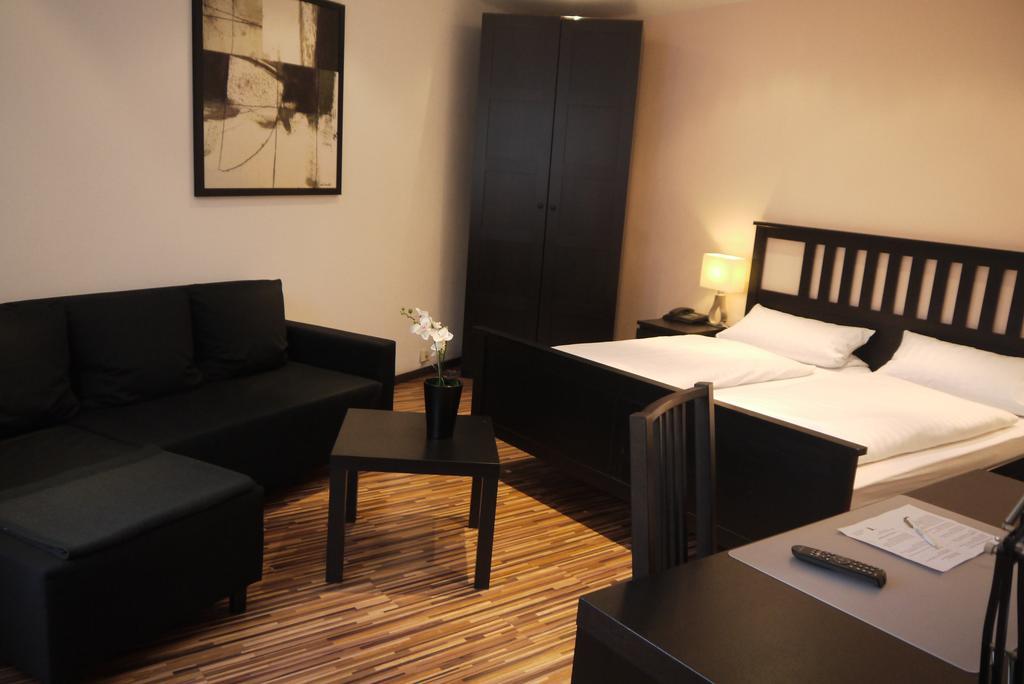 Hotel Am Stadion Duisbourg Chambre photo