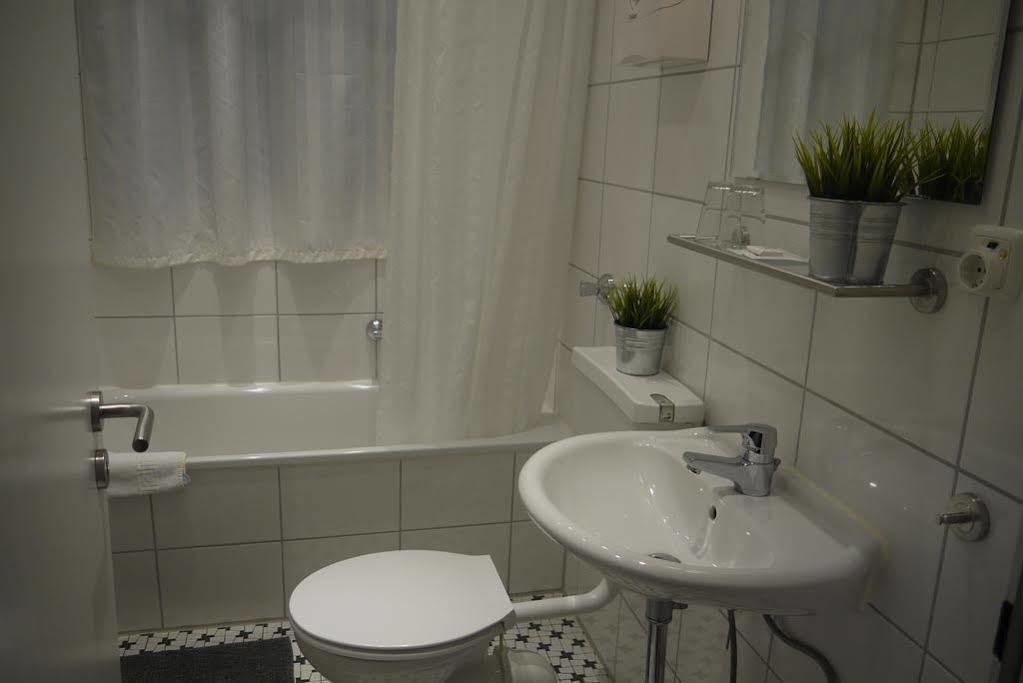 Hotel Am Stadion Duisbourg Extérieur photo